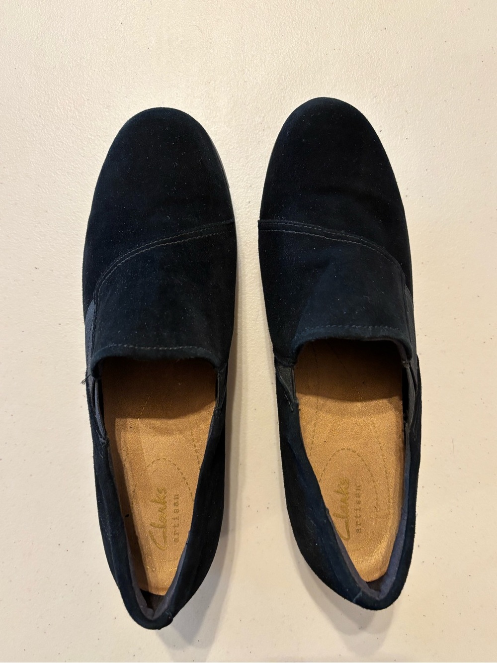 Clarks Black Suede Slip-On Loafers 9 - Picture 5 of 7